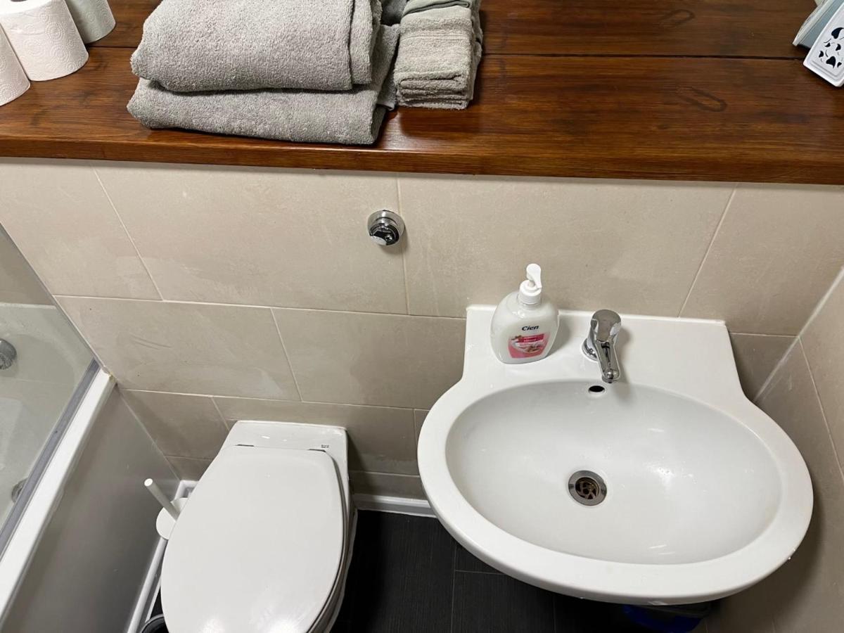 Three Bedroom House In Tooting By Star Apartments Londra Exterior foto