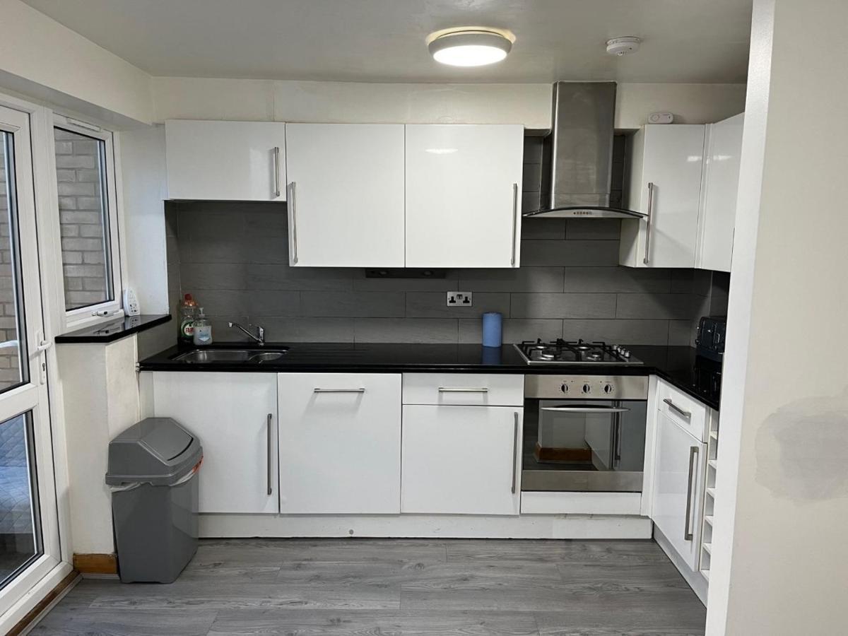 Three Bedroom House In Tooting By Star Apartments Londra Exterior foto