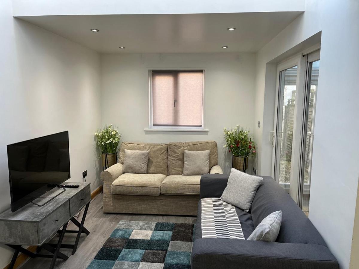 Three Bedroom House In Tooting By Star Apartments Londra Exterior foto
